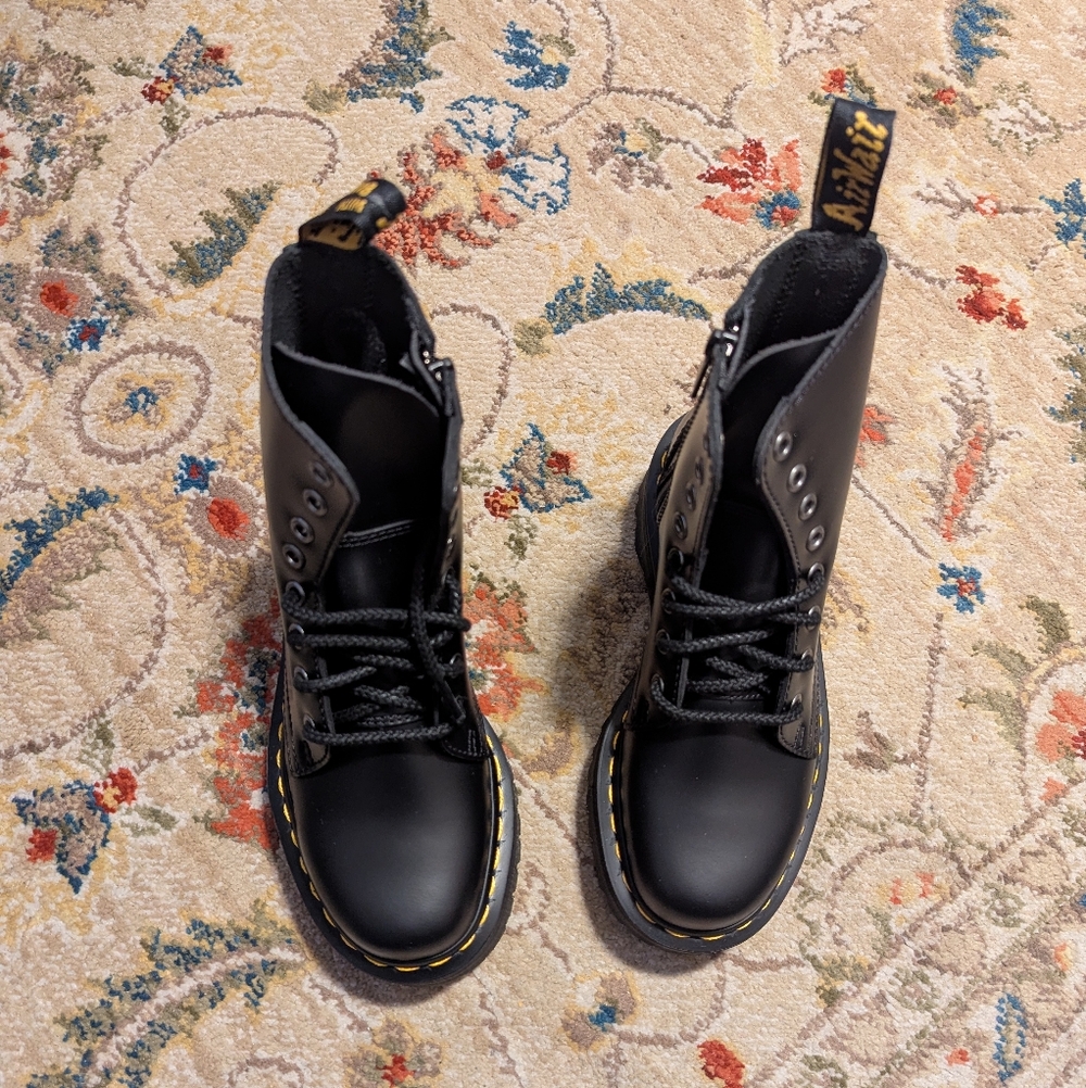 Dr. Martens Jadon Boot Smooth Leather Platforms - Picture 6 of 11